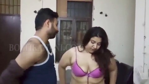 Infirmière Desi coquine se fait défoncer par la grosse pythie ébène de son patient - Style comédie hindi !