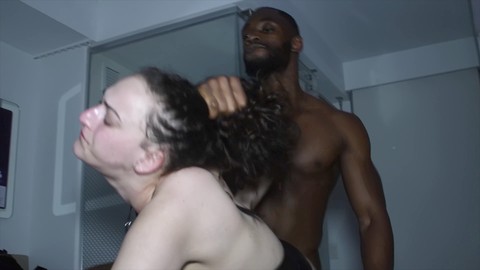 La traviesa y jugosa Joss prueba el Blackedraw del Rey Nasir